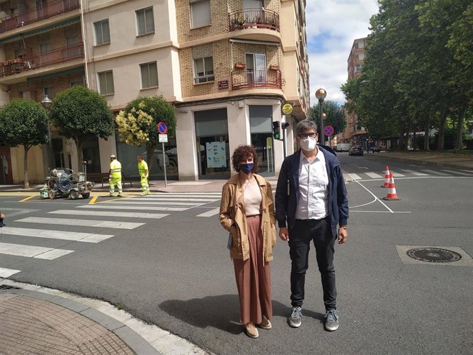 Los concejales del Grupo Municipal Popular en el Ayuntamiento de Logroño, Celia Sanz y Antonio Ruiz