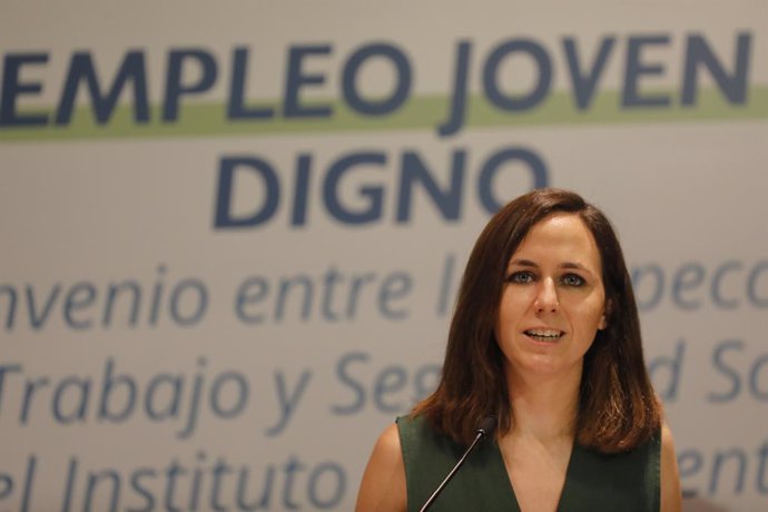La ministra de Derechos Sociales y Agenda 2030, Ione Belarra,  comparece durante la firma de un convenio para mejorar las condiciones laborales de las personas jóvenes, a 5 de julio de 2021, en el Instituto de la Juventud, Madrid, (España).