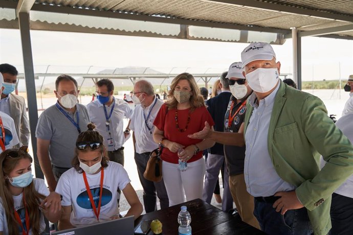 El Parque de las Ciencias ha sido hoy la sede nacional de la final del concurso de satélites Cansat de la Agencia Espacial Europea, al que ha asistido el consejero de Educación y Deporte, Javier Imbroda.