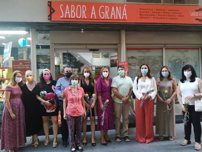 Junta presenta a los centros comerciales abiertos de Granada ayudas para la recuperación del pequeño comercio y artesanía