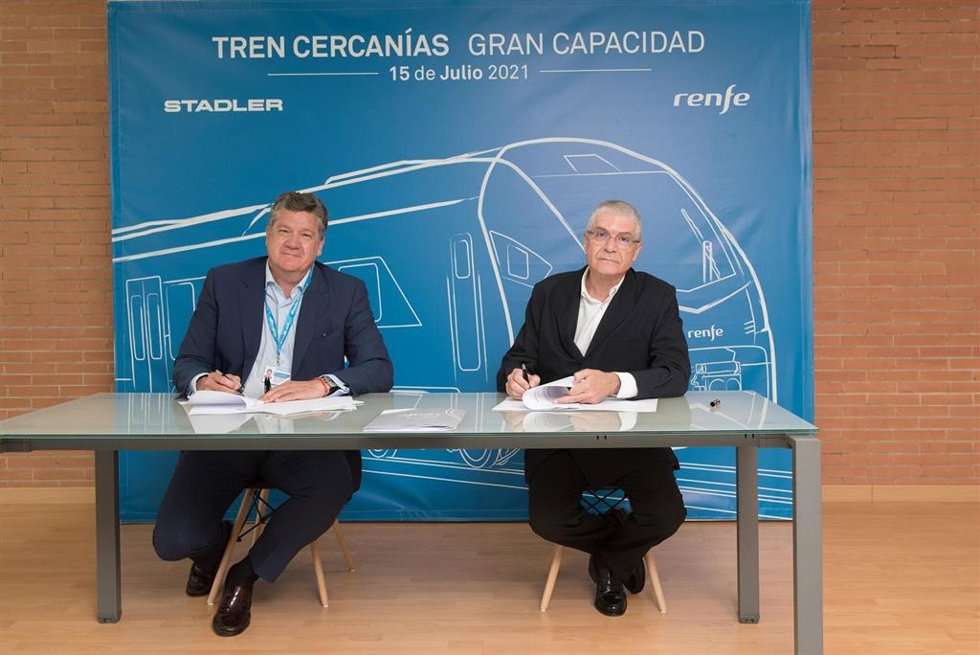Firma del convenio entre Renfe y Stadler