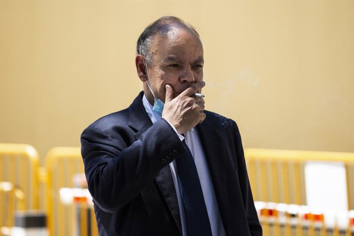 El jefe de auditoría interna de BBVA, Joaquín Gortari, después de comparecer en la Audiencia Nacional,  por los contratos del banco con el comisario José Manuel Villarejo.