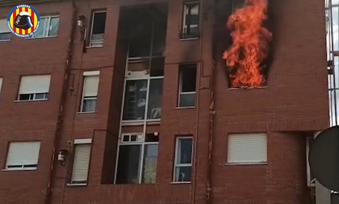 Incendio en una vivienda de Paterna (Valencia)
