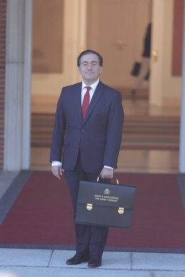 El ministro de Asuntos Exteriores, Unión Europea y Cooperación, José Manuel Albares, llega al Palacio de la Moncloa para participar en el primer Consejo de Ministros tras la remodelación del Gobierno, a 13 de julio de 2021, en Madrid (España). Hoy se ce