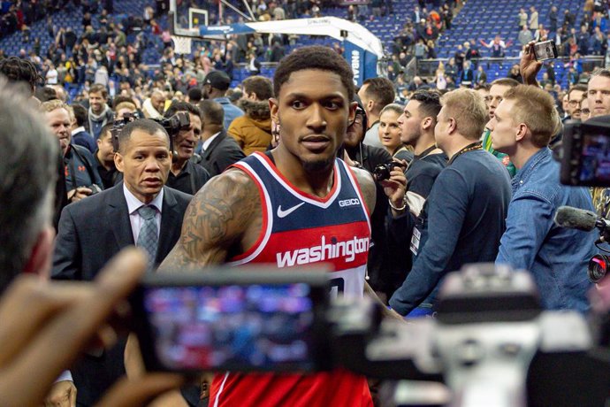 Archivo - Washington Wizards Bradley Beal (3) walks off after the game during the NBA London Game Basketball match between Washington Wizards and New York Knicks on January 17, 2019 at the O2 Arena in London, United Kingdom - Photo Martin Cole / ProSpor
