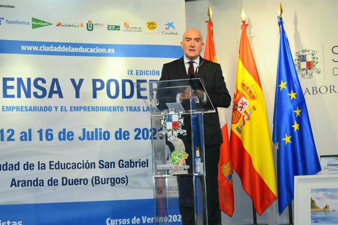 Carnero en su intervención en la IX Edición del Curso Universitario de Verano Prensa y Poder 'La España del empresariado y emprendimiento tras la pandemia'