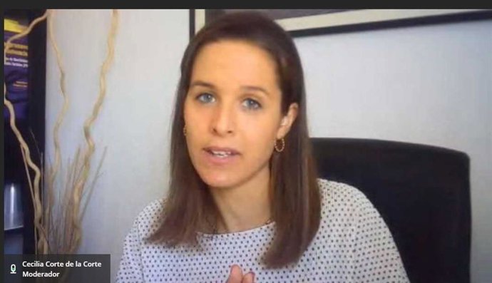 La psicóloga Cecilia Corte durante un curso virtual de la UNIA.