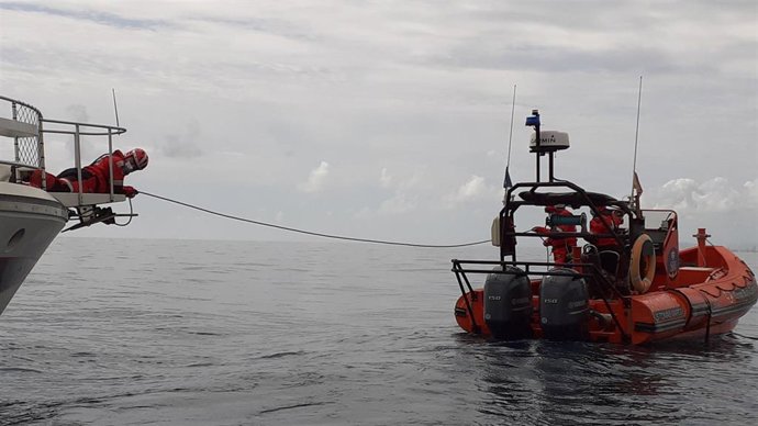 REMOLQUE EMBARCACIÓN