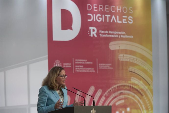 La vicepresidenta primera y ministra de Asuntos Económicos y Transformación Digital, Nadia Calviño, interviene en la presentación de la Carta de Derechos Digitales, en La Moncloa, a 14 de julio de 2021, en Madrid (España).