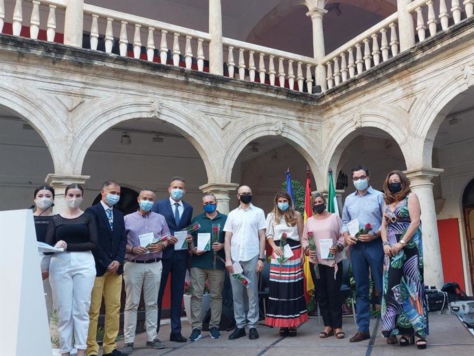 Acto de homenaje a la comunidad educativa de la Junta