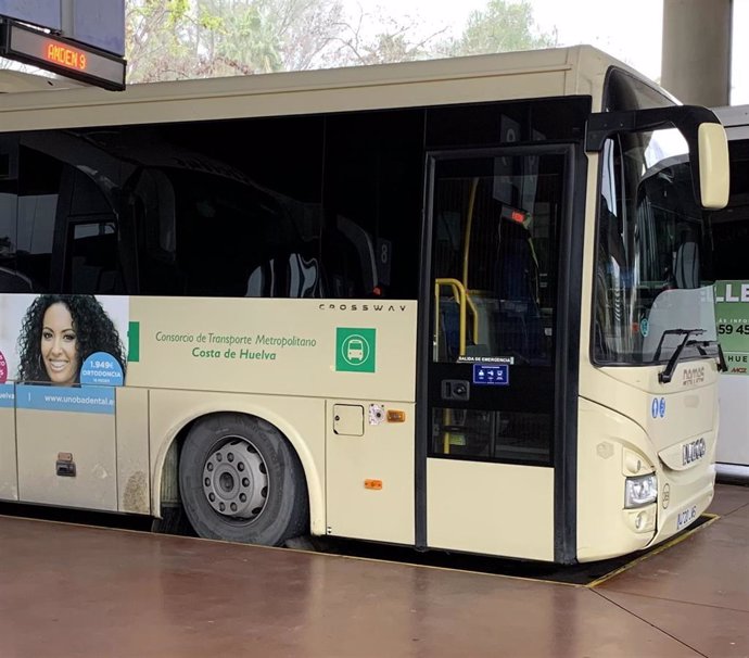 Archivo - Autobús del Consorcio de Transporte Metropolitano de Huelva.