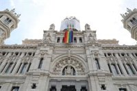 Villacís asegura que la bandera LGTBI "antes o después estará en Madrid" y defiende que hay debates "ya superados"