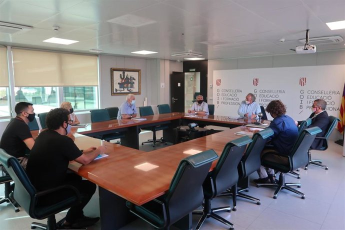 Reunión de Educación con las Escuelas Diocesanas.