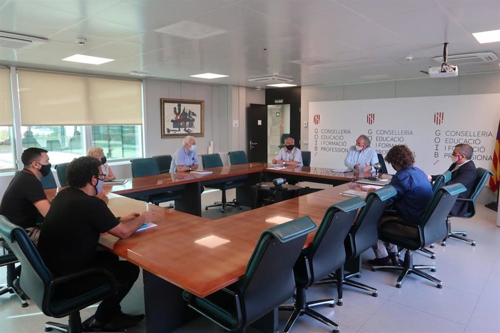 Reunión de Educación con las Escuelas Diocesanas.