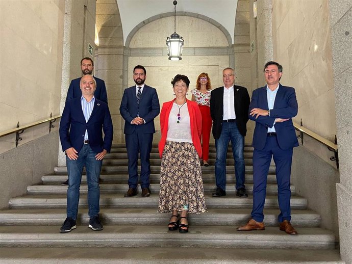 Fran González con el resto de delegados de Zona Franca de España