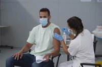 España roza la mitad de población vacunada con pauta completa, tras administrar 653.851 en las últimas 24 horas