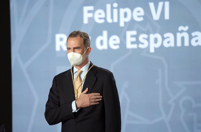 Archivo - El Rey Felipe VI, agradece la entrega de la  Medalla de Honor de Andalucía, a 14 de junio del 2021 en el Palacio de San Telmo de Sevilla, Andalucía. España