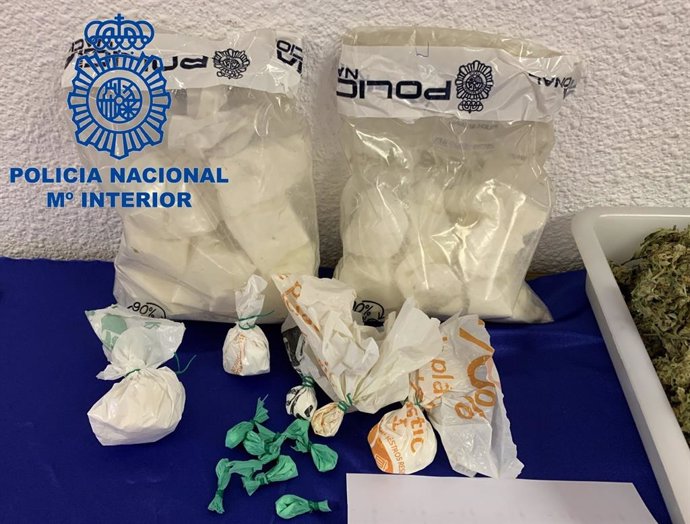 Droga intervenida en la operación en que se ha desarticulado un grupo criminal dedicado a la venta de cocaína en la Safor