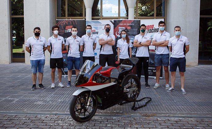 De izda. A dcha., Miguel Ángel Sánchez Sánchez, Luis Mendivil Ayerbe, Javier Iribarren López, Iker Urquijo Recalde, Rafael Barrio Huarte, Andrea Moreira Padrao, Juan Fermín Eguidazu Cuartero, Iñigo Lizarralde Gilcuartero y Álvaro Iribarren Zabalegui.