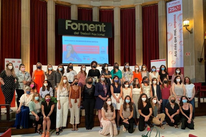 Emprendedoras de Aragón y Cataluña acaban una formación con oportunidades de financiación para hacer realidad proyectos.