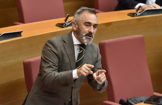 Archivo - El portavoz de Agricultura del Grupo Popular en Les Corts, Miguel Barrachina