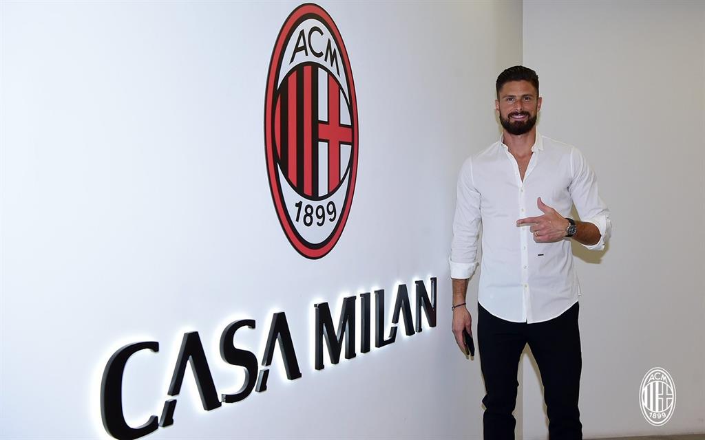 Giroud leaves Chelsea and signs for Milan