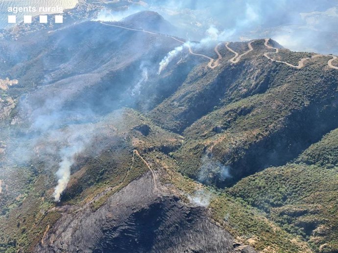 Incendio forestal en Llan (Girona), el 17 de julio de 2021.
