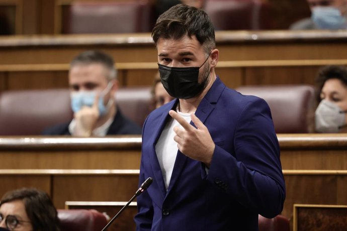 Archivo - El portavoz de ERC en el Congreso, Gabriel Rufián, en una sesión de control al Gobierno este 16 de junio en el Congreso
