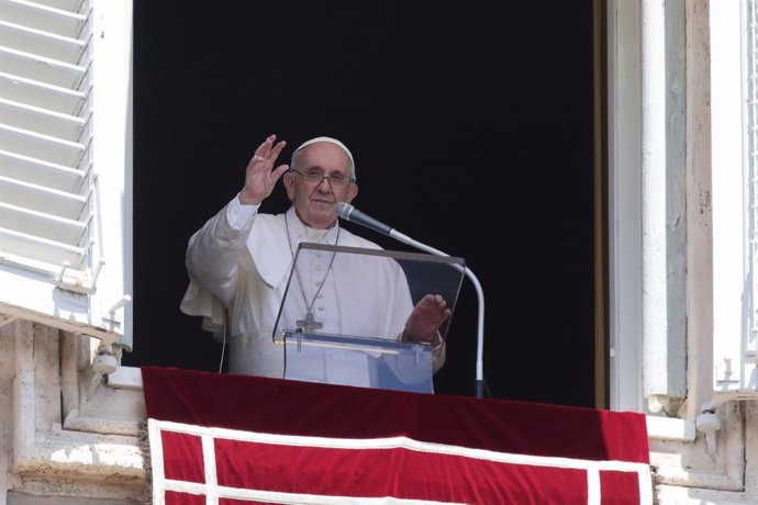 18 July 2021, Vatican, Vatican City: Pope Francis delivers Angelus preyer from the window of the Apostolic palace  overlooking Saint Peter's Square at the Vatican. Pope Francis has been released from Rome Gemelli University Hospital hospital on 14 July 