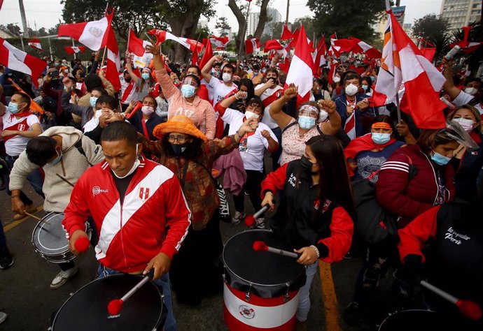 Archivo - Manifestaciones en apoyo a la candidata presidencial Keiko Fujimori