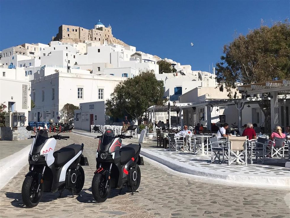 Archivo - Motos aparcadas. 