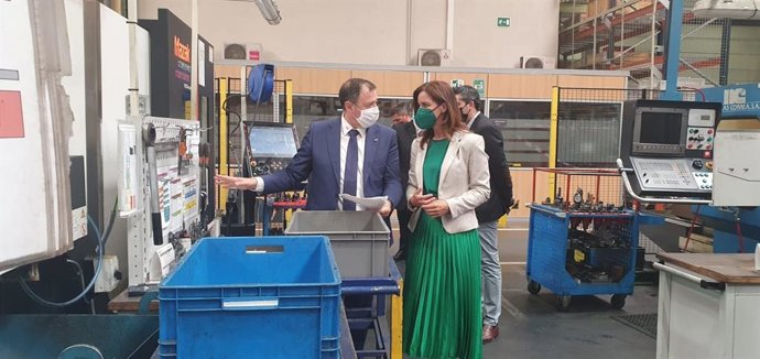 Amigo visita las instalaciones de Industrias Maxi en el Polígono de San Cristóbal en Valladolid
