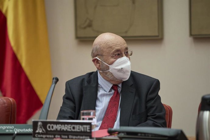 Archivo - El presidente del Centro de Investigaciones Sociológicas, José Félix Tezanos, comparece en una Comisión Constitucional en el Congreso