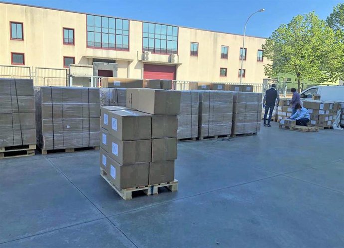 La Diputación de Barcelona reparte material sanitario por la quinta ola