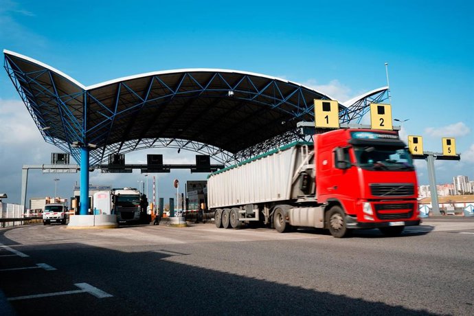 Archivo - Port de Tarragona implementará un nuevo sistema de seguridad en sus accesos por el aumento de tráfico