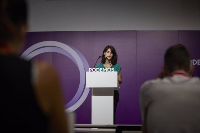 La portavoz de Podemos, Isa Serra, durante una rueda de prensa en la sede del partido, a 19 de julio de 2021, en Madrid (España). 