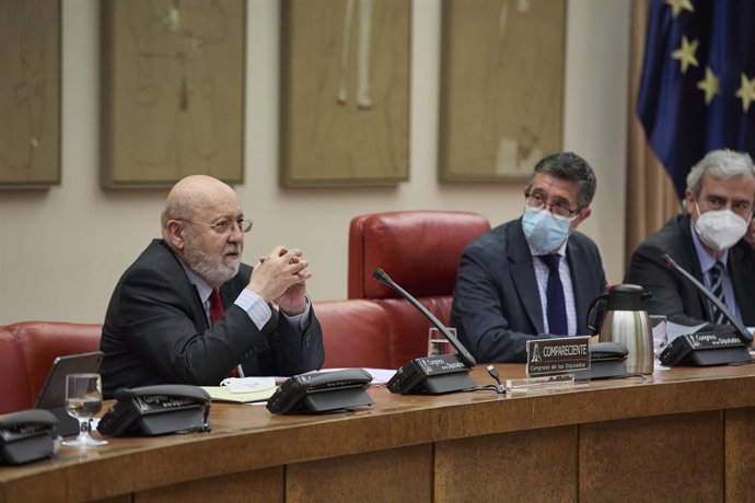 Archivo - El presidente del Centro de Investigaciones Sociológicas, José Félix Tezanos, compareciendo en el Congreso