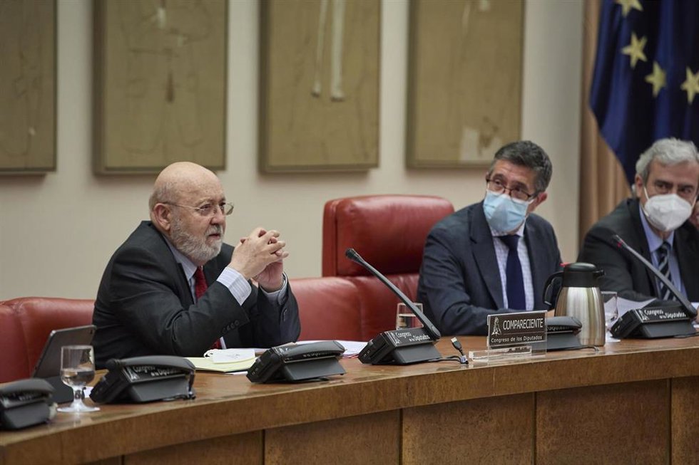 Archivo - El presidente del Centro de Investigaciones Sociológicas, José Félix Tezanos, compareciendo en el Congreso