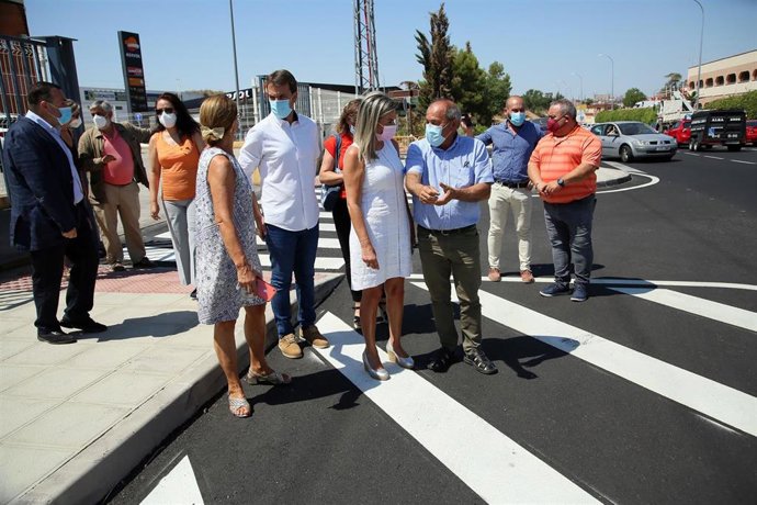 La calle Jarama del polígono de Toledo estrena reforma integral sumando 200 plazas de aparcamiento y renovando aceras