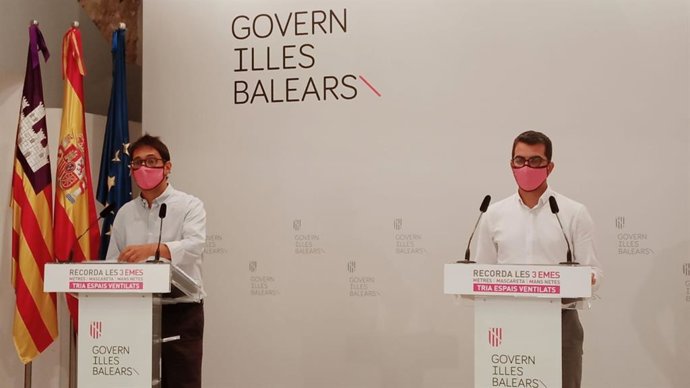 El portavoz del Govern, Iago Negueruela, y el conseller de Fondos Europeos, Universidad y Cultura, Miquel Company.