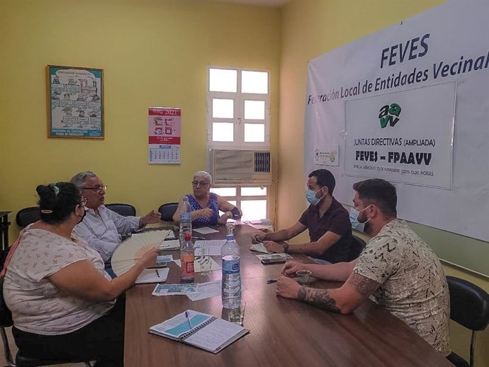 El coordinador local de Izquierda Unida, Daniel González Rojas, ha participado en el encuentro entre la formación y la Federación Local de Entidades Vecinales