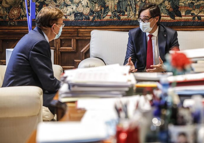 El president de la Generalitat Valenciana, Ximo Puig, i el líder del PSC al Parlament de Catalunya, Salvador Illa