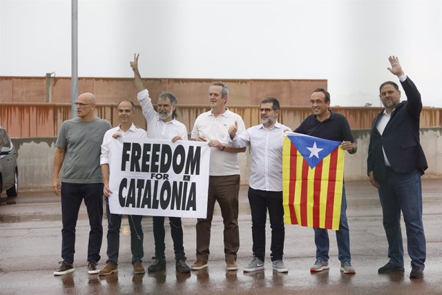Arxiu - Els set presos homes pel procés independentista surten de la presó de la Lledoners