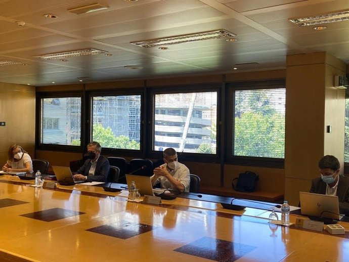 Israel Arroyo se reúne con los interlocutores sociales para continuar el diálogo sobre pensiones