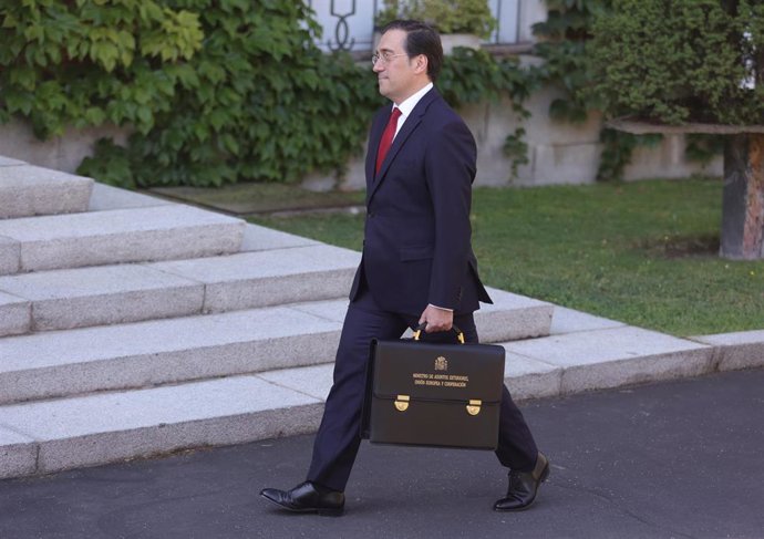 El ministro de Asuntos Exteriores, Unión Europea y Cooperación, José Manuel Albares, llega al Palacio de la Moncloa para participar en el primer Consejo de Ministros tras la remodelación del Gobierno, a 13 de julio de 2021, en Madrid (España). 