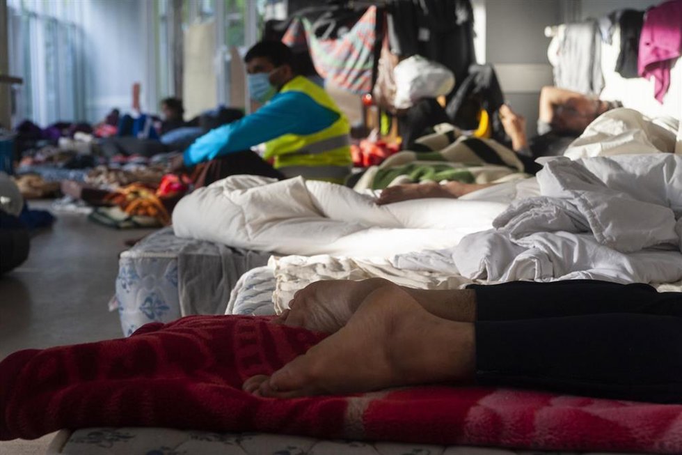 Imagen de parte de los 475 inmigrantes sin papeles en huelga de hambre en la Iglesia de San Juan Bautista de Bruselas