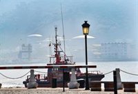 Salvamento Sevilla rescata a tres migrantes en un kayak cerca de Punta Almina en Ceuta