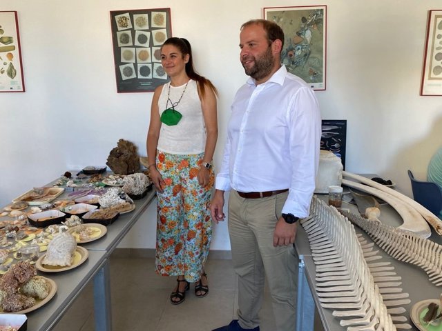 El conseller de Medio Ambiente y Territorio de Baleares, Miquel Mir, y la consellera de Agricultura, Desarrollo Rural, Emergencia Climática y Transición Ecológica de la Comunidad Valenciana, Mireia Mollà