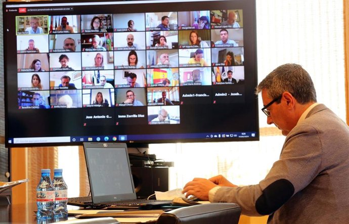 El presidente de la Diputación, Francisco Salado, en pleno telemático en una imagen de archivo
