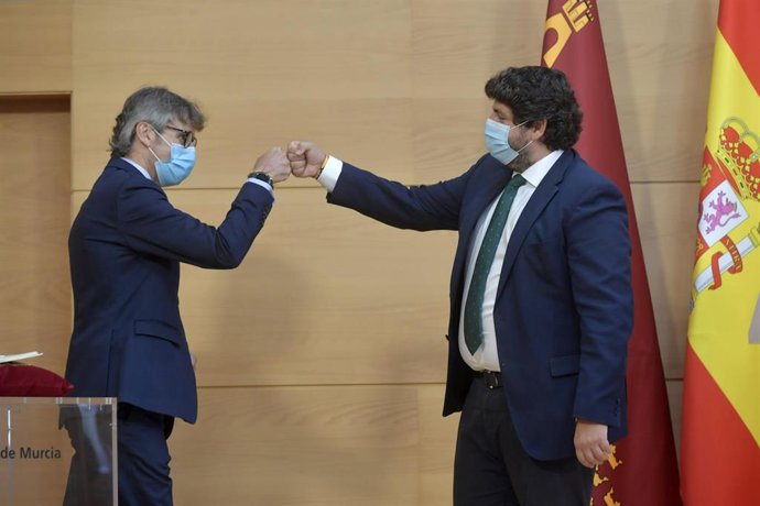 El jefe del Ejecutivo regional preside la toma de posesión del nuevo consejero de Economía, Hacienda y Administración Digital